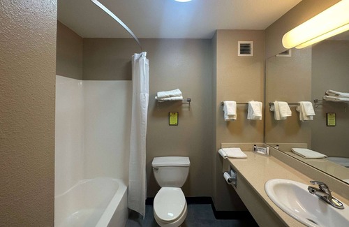 Columbia Hotel | Super 8 by Wyndham Columbia East