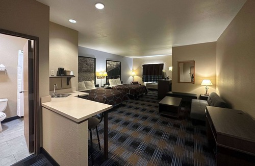 Columbia Hotel | Super 8 by Wyndham Columbia East