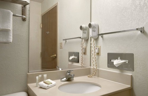 Corydon Hotel | Super 8 by Wyndham Corydon