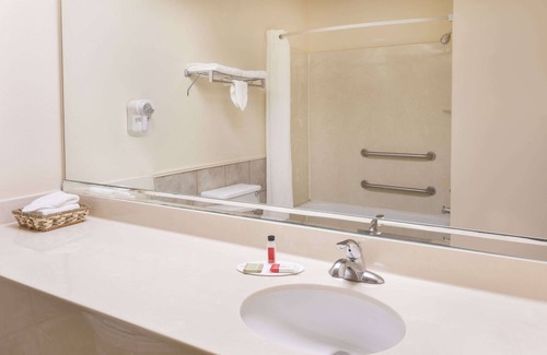 Duson Hotel | Super 8 by Wyndham Duson Lafayette West Area