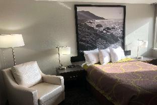 Downtown Hotel | Super 8 by Wyndham Eureka
