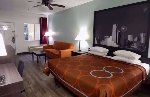 Forney Hotel | Super 8 by Wyndham Forney/East Dallas