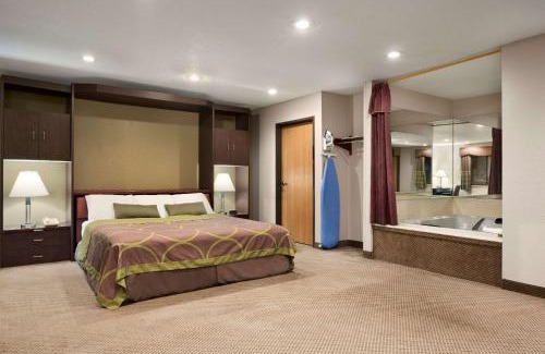 Green Bay Hotel | Super 8 by Wyndham Green Bay I-43 Bus. Park