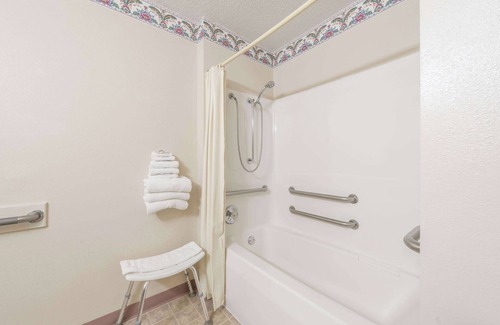 Jerseyville Hotel | Super 8 by Wyndham Jerseyville