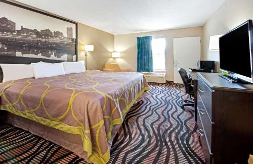 Lakeland Hotel | Super 8 by Wyndham Lakeland