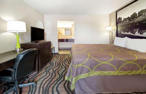 Lakeland Hotel | Super 8 by Wyndham Lakeland