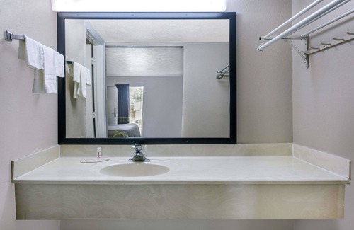 Locust Grove Hotel | Super 8 by Wyndham Locust Grove