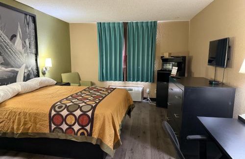 Mendota Hotel | Super 8 by Wyndham Mendota I-39