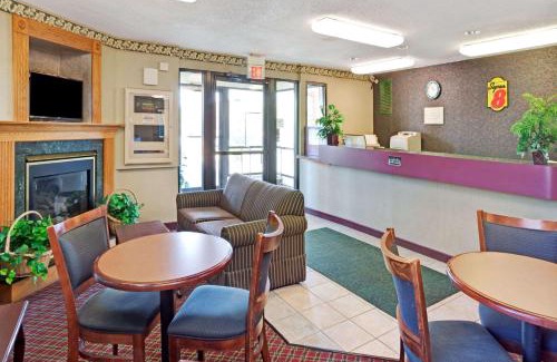 Monee Hotel | Super 8 by Wyndham Monee I-57
