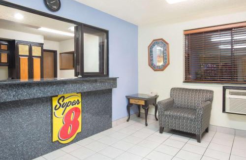 New Castle Hotel | Super 8 by Wyndham New Castle