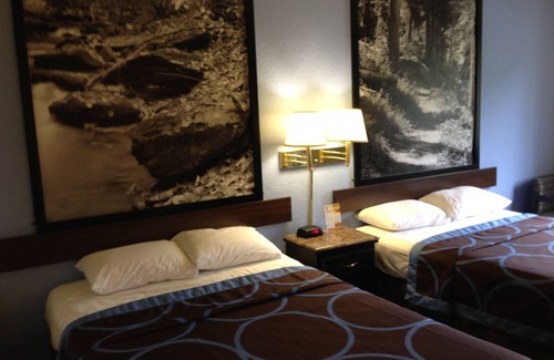 New Castle Hotel | Super 8 by Wyndham New Castle