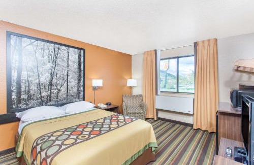 Norton Hotel | Super 8 by Wyndham Norton VA