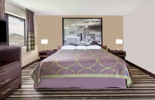 Plymouth Hotel | Super 8 by Wyndham Plymouth