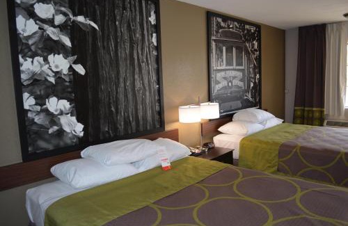 Salinas Hotel | Super 8 by Wyndham Salinas