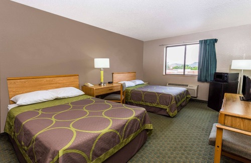 St. Charles Hotel | Super 8 by Wyndham St. Charles