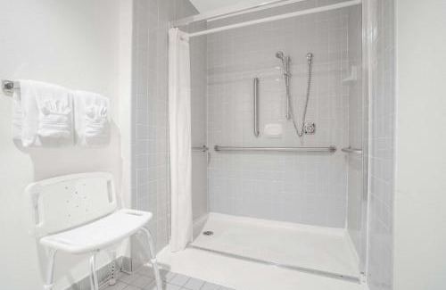 Tomah Hotel | Super 8 by Wyndham Tomah Wisconsin