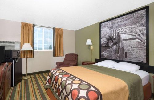 Winona Hotel | Super 8 by Wyndham Winona MN