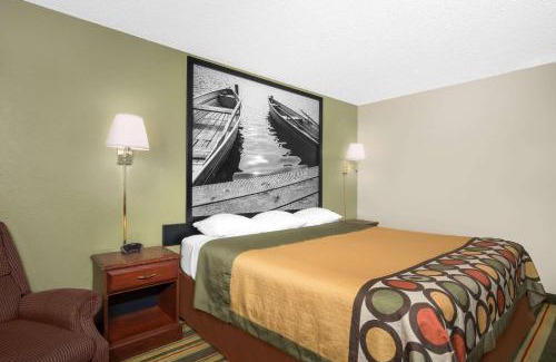 Winona Hotel | Super 8 by Wyndham Winona MN