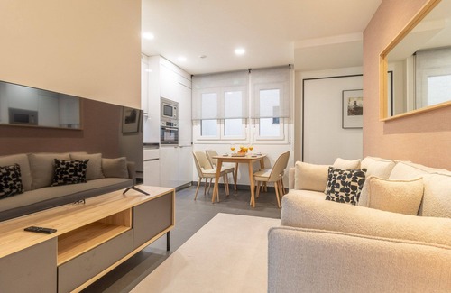 Barrio de La Latina Apartment | Super Location Latina for 3 (Latina Toledo IV)