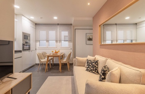 Barrio de La Latina Apartment | Super Location Latina for 3 (Latina Toledo IV)