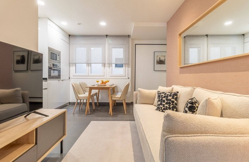 Barrio de La Latina Apartment | Super Location Latina for 3 (Latina Toledo IV)