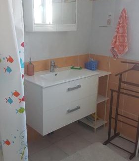 Saint-Just-Sauvage House | SUPER SPACIEUX GÎTE PROCHE DE TOUTES COMMODITÉS