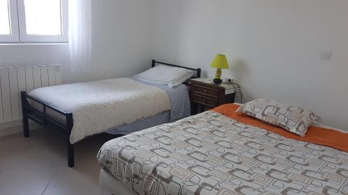 Saint-Just-Sauvage House | SUPER SPACIEUX GÎTE PROCHE DE TOUTES COMMODITÉS