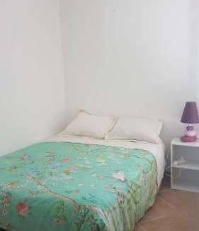 Saint-Just-Sauvage House | SUPER SPACIEUX GÎTE PROCHE DE TOUTES COMMODITÉS