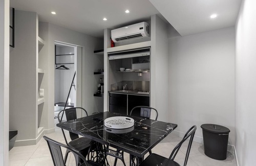 Psirri Apartment | Superb Central Athens Suite With Rooftop Perfect for 5 Guests 85sqm