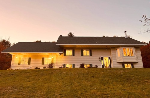 Johnsburg Ski Chalet | Superb Chalet Near Gore Ski Resort, Hot Tub, Game Room, Firepit and Fireplace