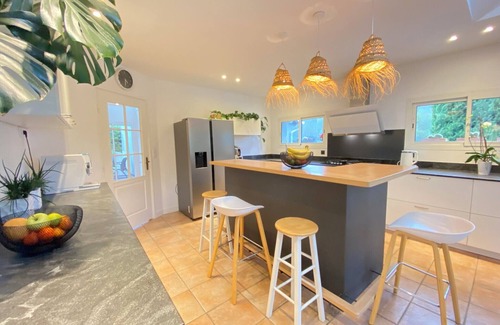 Le Collet Villa | Superb contemporary villa with pool and garden