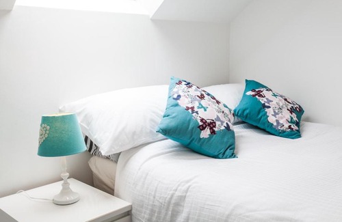 Llandaff Apartment | Superb Detached Coach House in Peaceful Location!