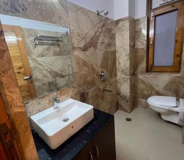 Sanjauli Apartment | Superb For Groups