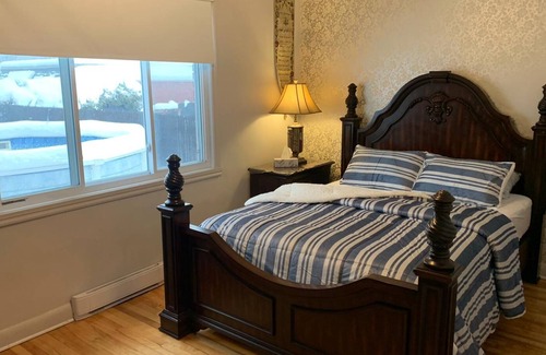 Laval House | Superb house on 2 comfortable floors - near wall mart & merto