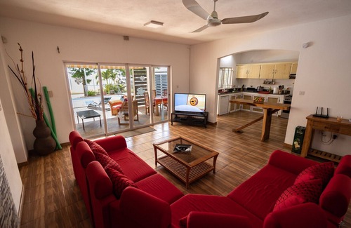 Tombeau Bay Villa | Superb private waterfront villa - Free WiFi