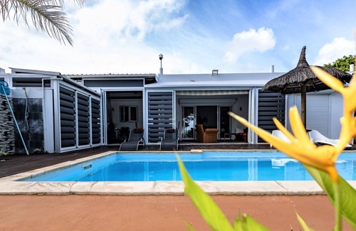 Tombeau Bay Villa | Superb private waterfront villa - Free WiFi