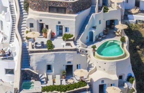 Oia Villa | Superb Santorini Cliff Villa | Villa Apolo | Breathtaking Sea Views | Spacious.