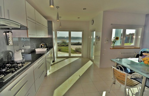Foz do Arelho Villa | Superb villa for families with kids/tots, heated & fenced pool, gorgeous views
