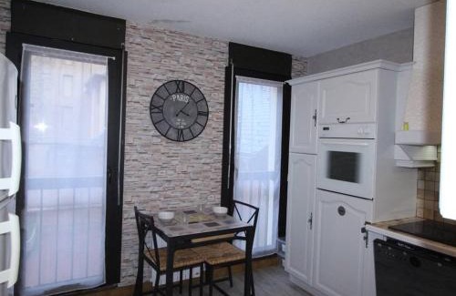 Bagneres-de-Luchon Apartment | Superbe 2 Pièces Tout Confort à Luchon - Parking, WIFI, Près Télécabine - FR-1-313-218