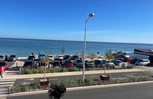 Luc-sur-Mer Apartment | Superbe appartement front de mer