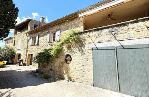 Sarrians Villa | Superbe Mas en Pierre, Piscine, Boulodrome, 14 pers