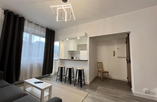 Francheville Le Bas Apartment | Superbe T2 à 15 min de Lyon