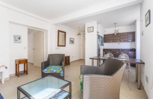 Porquerolles Apartment | Superbe T2 refait à neuf proche du centre du village et de la Mer