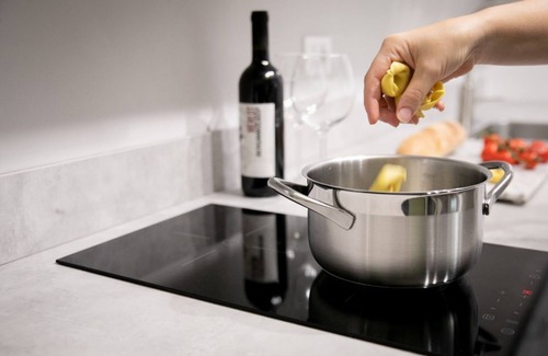 Borgo San Leonardo Apartment | Superior Peacock Apartment in Donizetti Residence