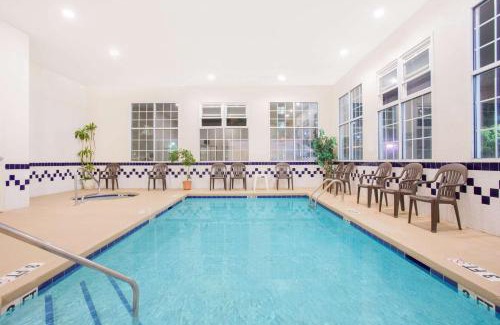 North Myrtle Beach Hotel | SureStay Hotel by Best Western North Myrtle Beach