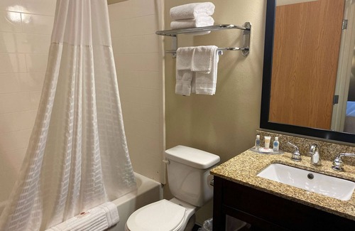 Lickdale Hotel | SureStay Plus by Best Western Jonestown Lebanon Valley