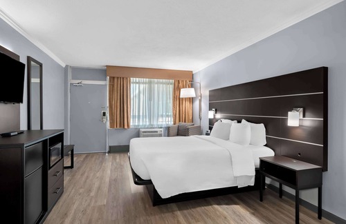 Wilmington Hotel | SureStay Plus Hotel by Best Western Brandywine Valley