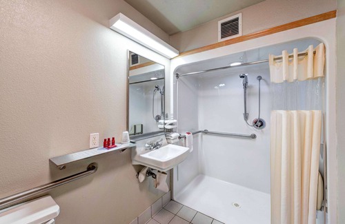Redding Hotel | SureStay Plus Hotel by Best Western Redding