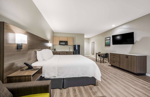 Conroe Hotel | SureStay Studio by Best Western Conroe Downtown