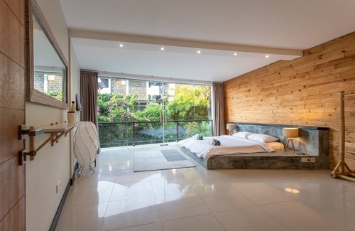 Suraberata Villa | Surf House Santai